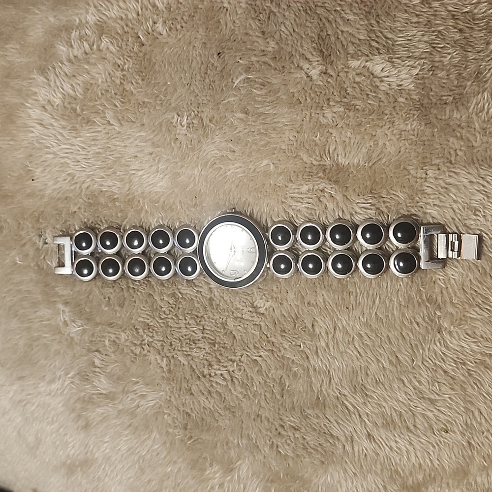 Quartz vintage watch